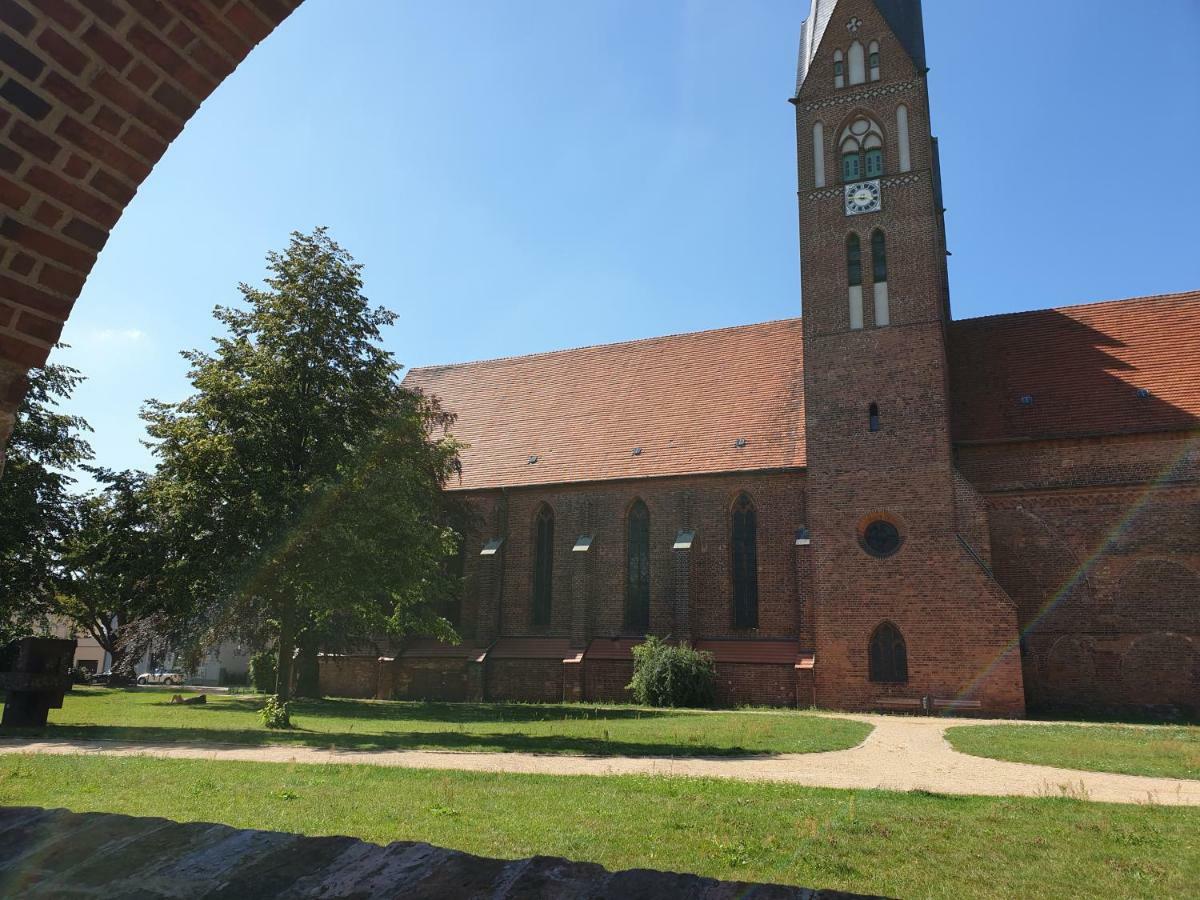 Travel Art Boardinghouse Aparthotel Neuruppin Exterior photo